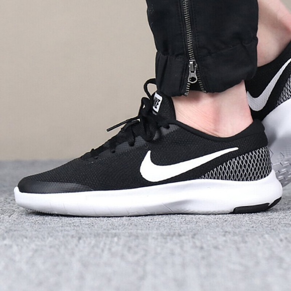 nike flex experience rn 7 squeaking